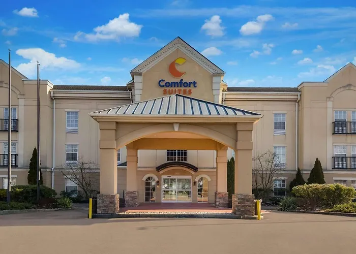 Comfort Suites Near University