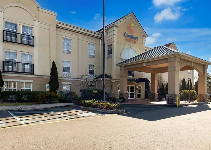 Comfort Suites Near University