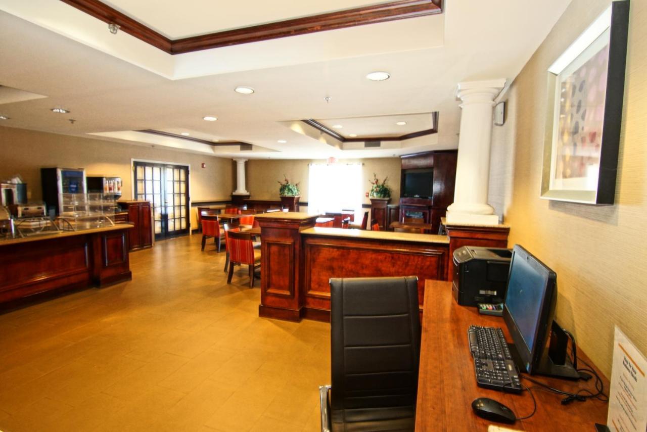 Hotel Comfort Near