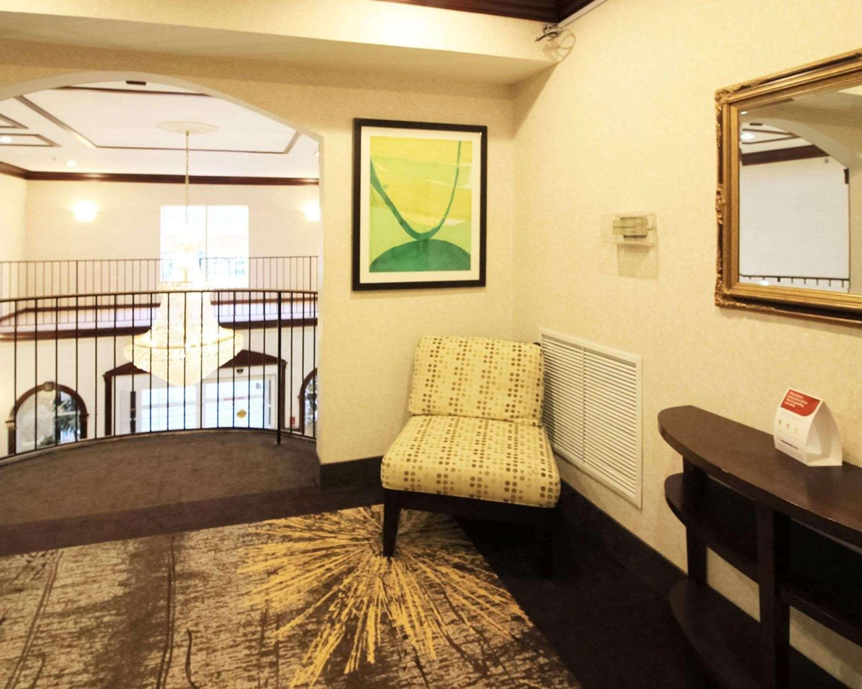 Hotel Comfort Near North Brunswick