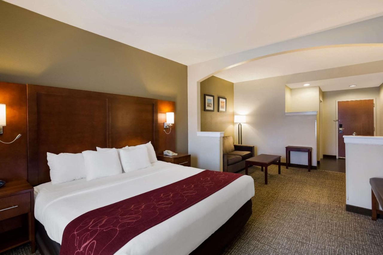 Hotel Comfort Near